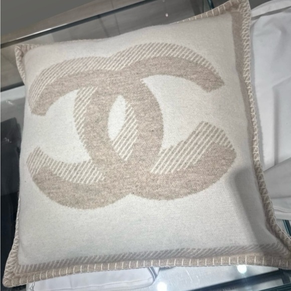 NWT Chanel Wool/Cashmere Pillow Ivory/Beige - Picture 1 of 6